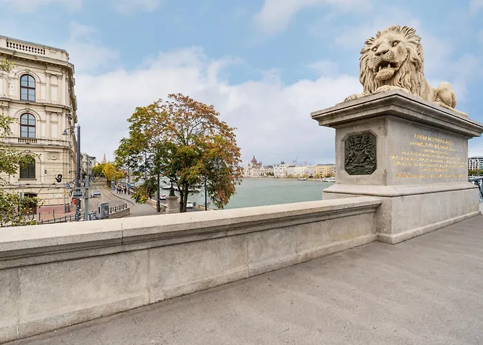 Jones At Chain Bridge