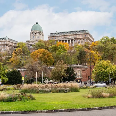 Jones At Chain Bridge 아파트 *