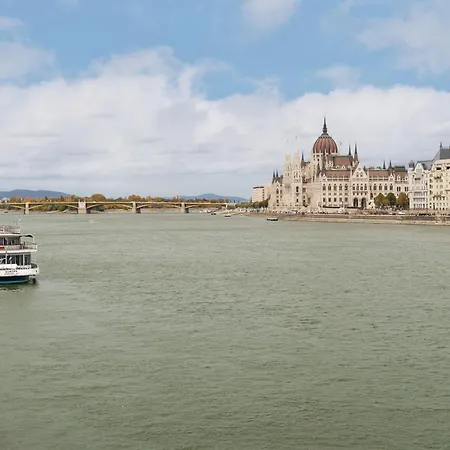 Jones At Chain Bridge