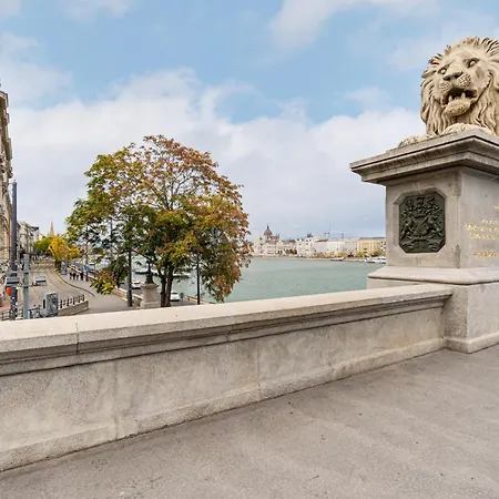 Jones At Chain Bridge